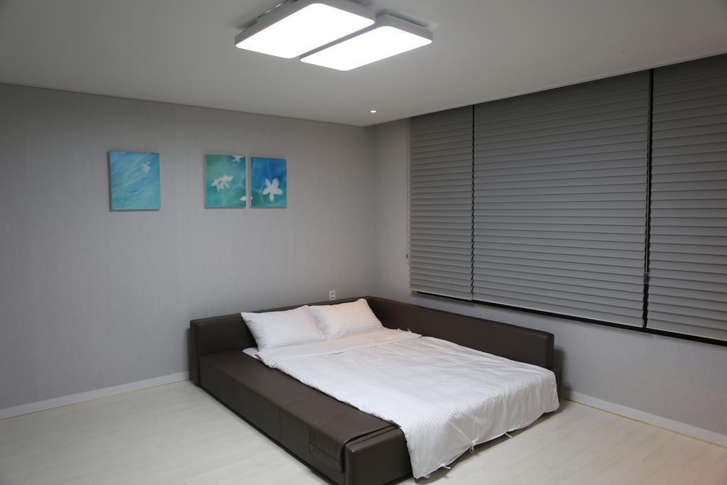 Plumeria Pension Jeju Bagian luar foto