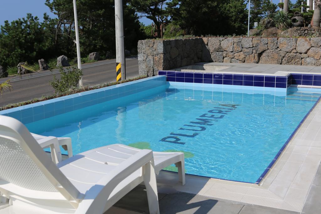 Plumeria Pension Jeju Bagian luar foto