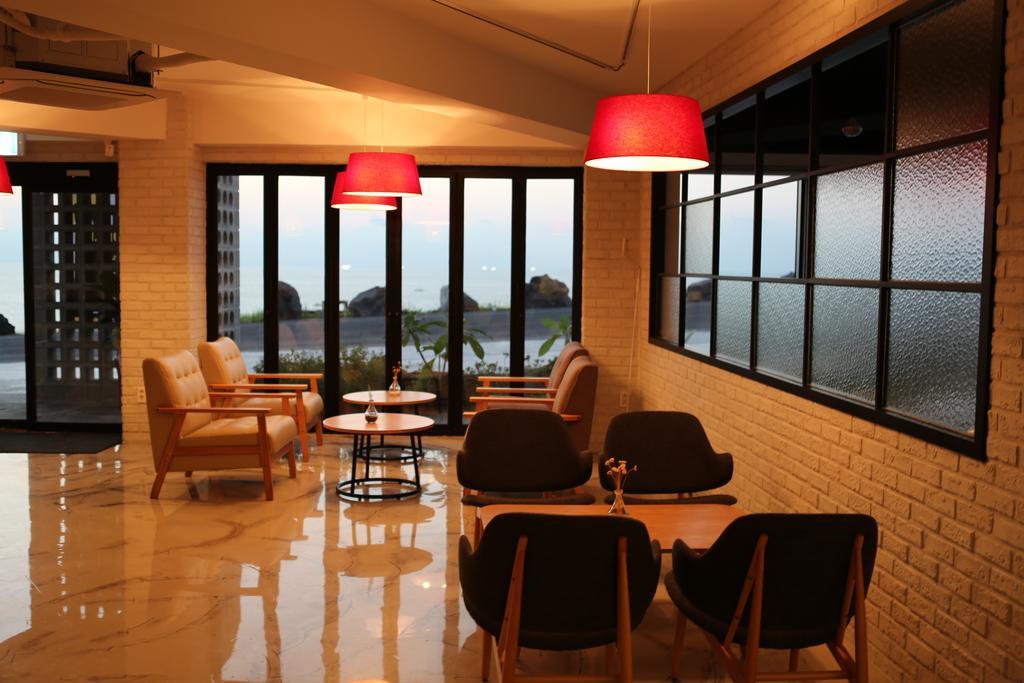 Plumeria Pension Jeju Bagian luar foto