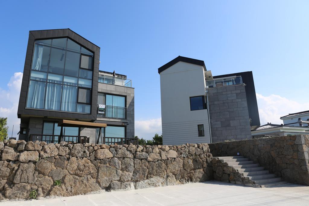Plumeria Pension Jeju Bagian luar foto