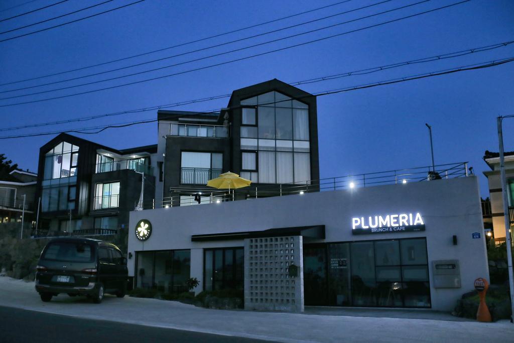 Plumeria Pension Jeju Bagian luar foto