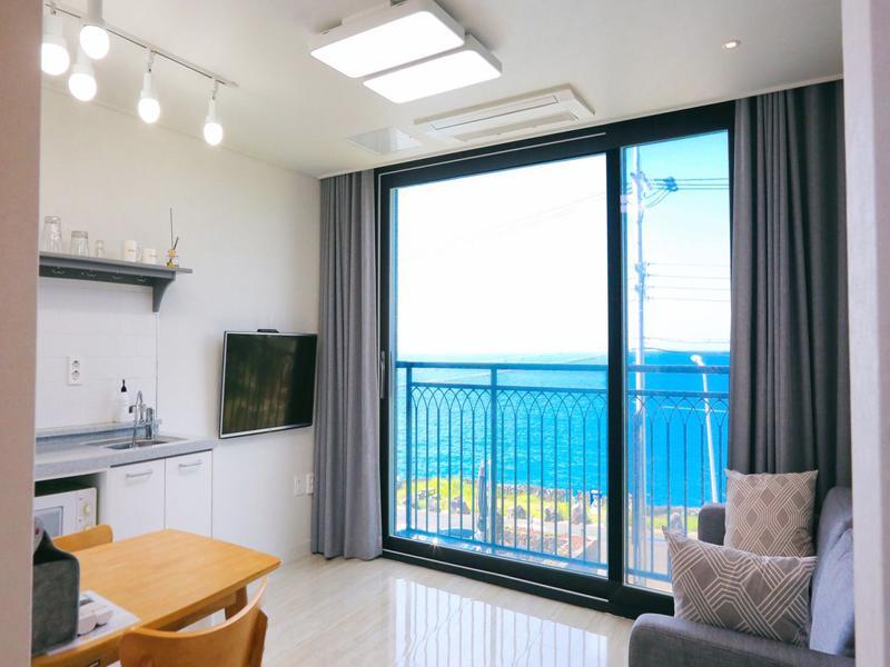Plumeria Pension Jeju Bagian luar foto