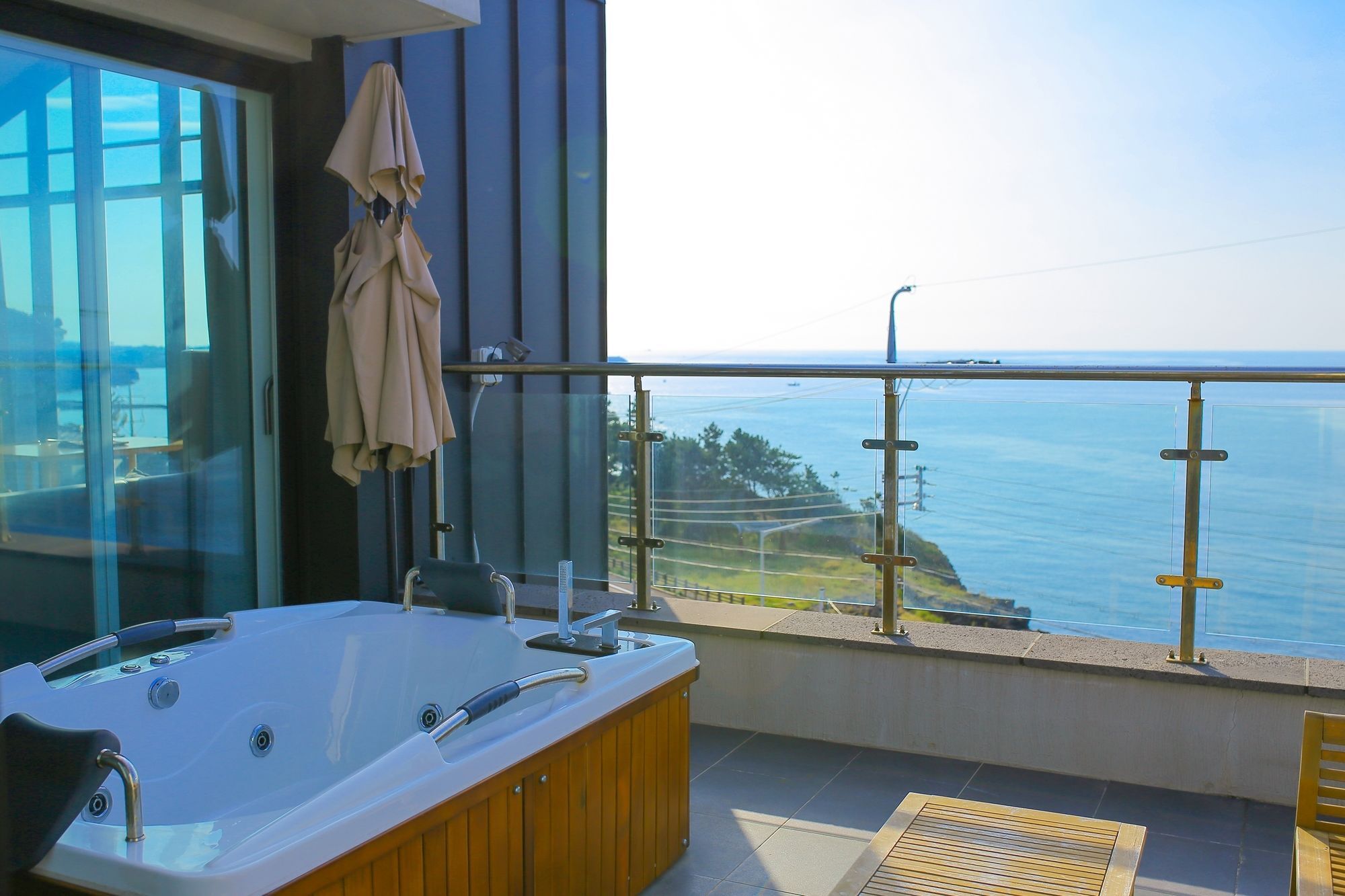 Plumeria Pension Jeju Bagian luar foto
